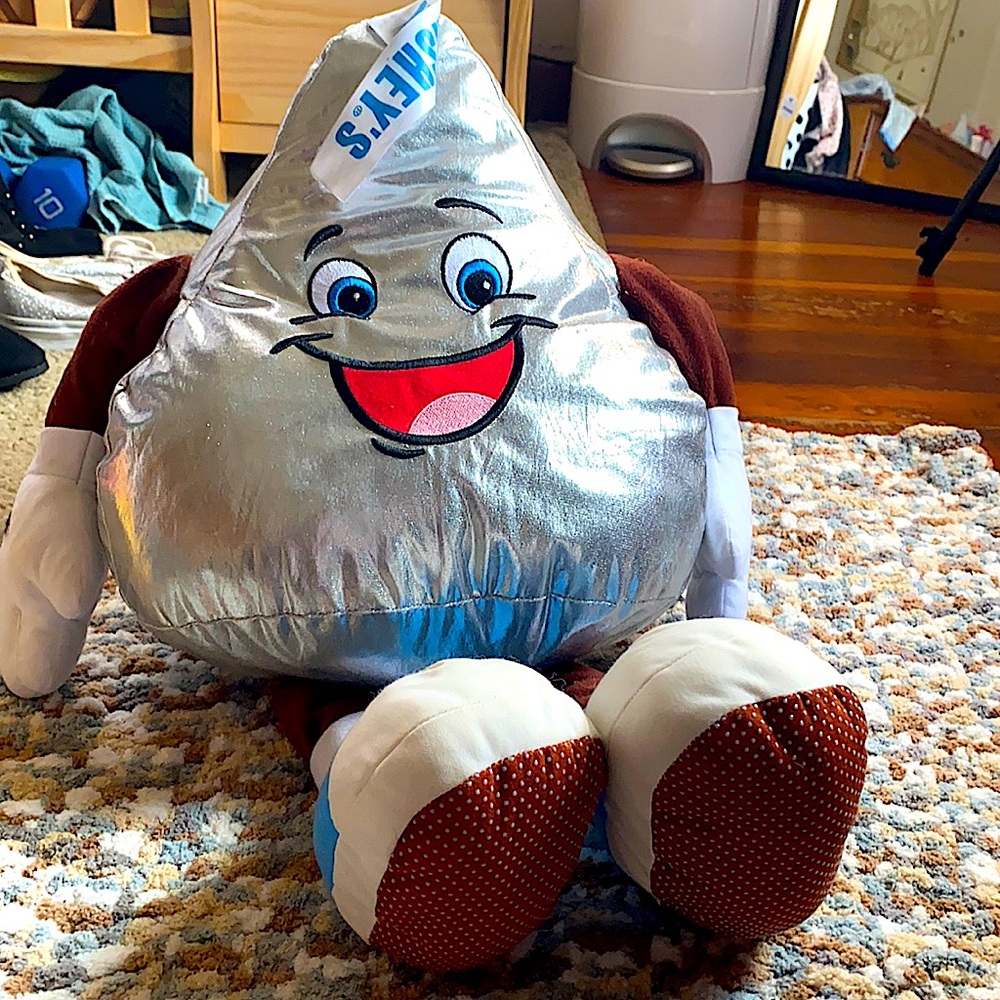 COPY - 🌸Giant Hershey kiss plush toy🌸